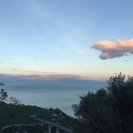 Oda ve Kahvaltı La Terrazza Sul Mare Taormina