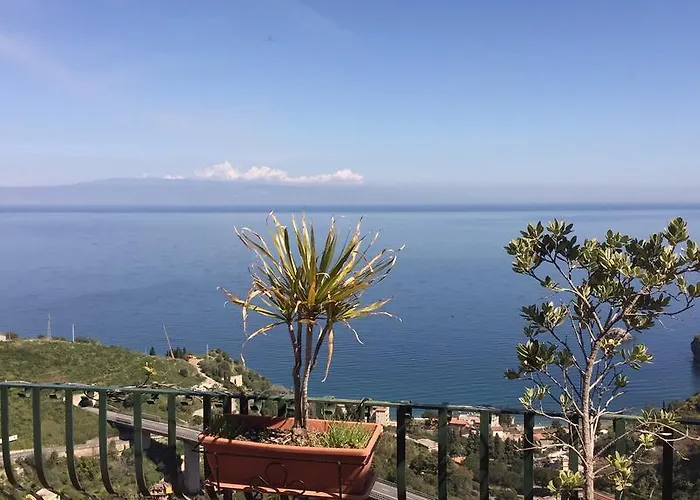 陶尔米纳马雷特拉泽住宿加早餐酒店 住宿加早餐酒店